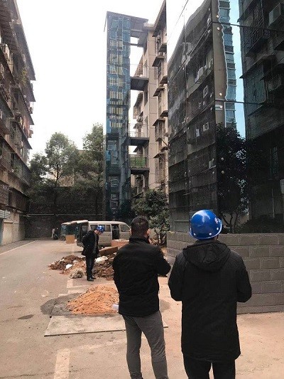 区住建局开展既有住宅加装电梯安全检查行动