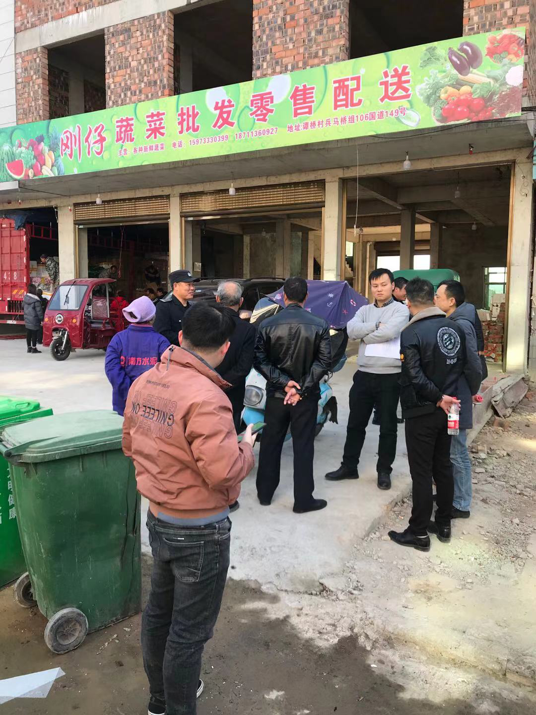 【谭桥街道】开展马路市场安全隐患专项整治行动