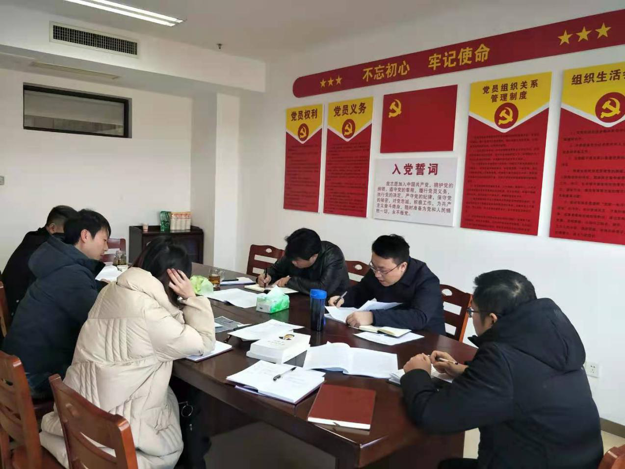 县金融办深入学习贯彻县委十二届 十一次全会暨县委经济工作会议精神