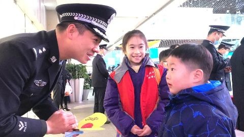 全市庆祝首个人民警察节暨110宣传日活动成功举行