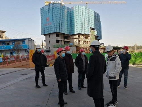 区领导带队开展建筑工地疫情防控和安全生产工作检查