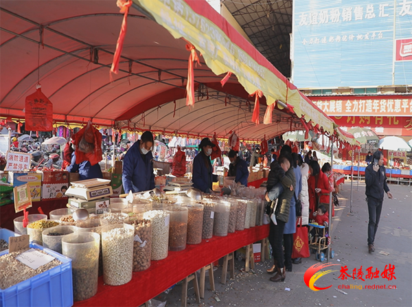 【新闻深一度】年味浓:酿制豆腐备过年 办好年货笑开颜