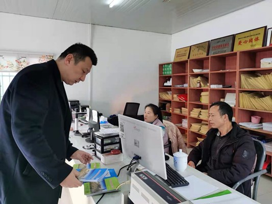 明照街道全力开展应急安全宣传活动
