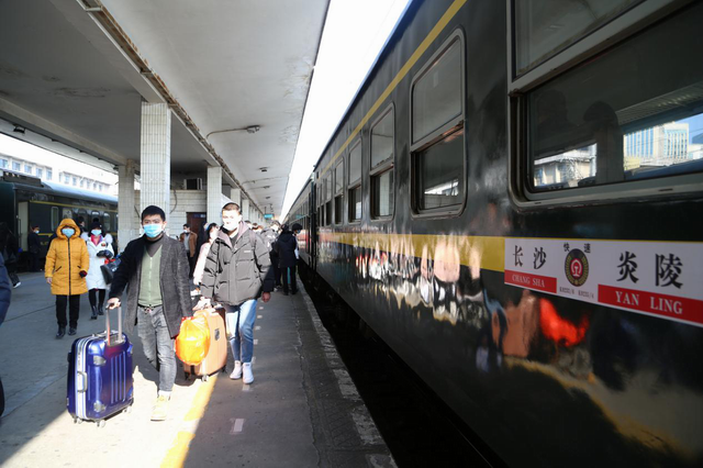 醴茶铁路复开客运半年发送旅客37.5万人次