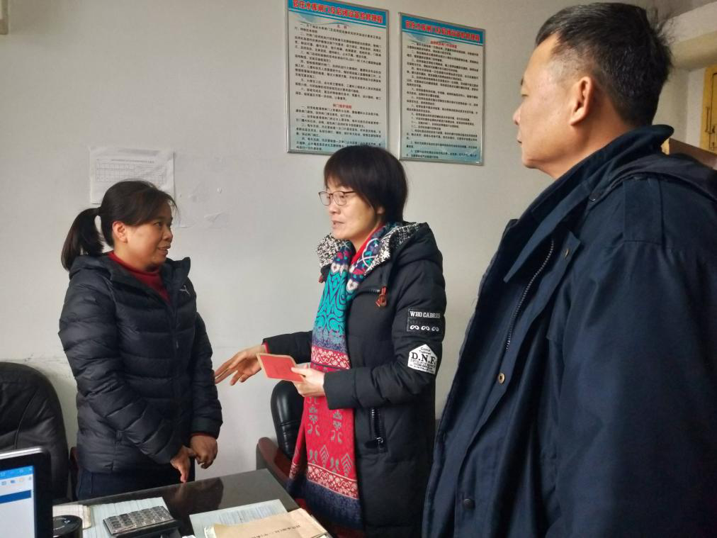 汤水平率队到官庄水库管理局慰问困难职工