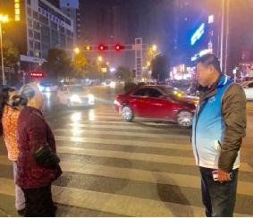 文明劝导护平安，新春服务暖人心