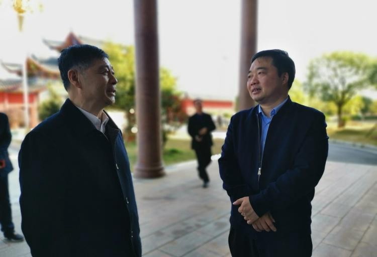 送祝福鼓干劲 县长李鹏程去了这些企业……