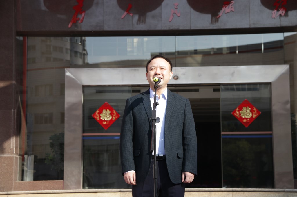 撸起袖子加油干!荷塘区举行2021年新年升旗仪式