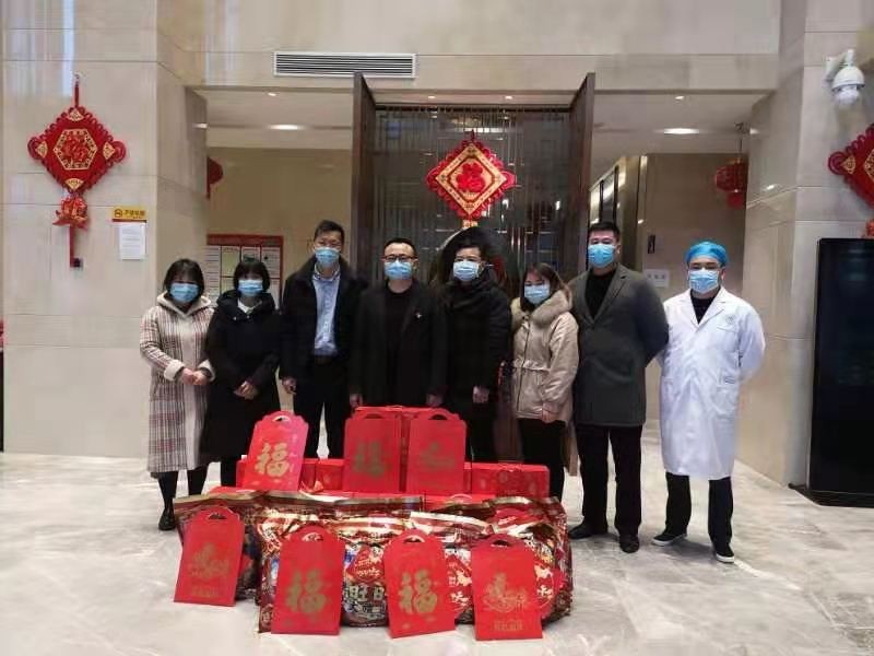 我市开展对在株集中医学观察人员春节走访慰问活动