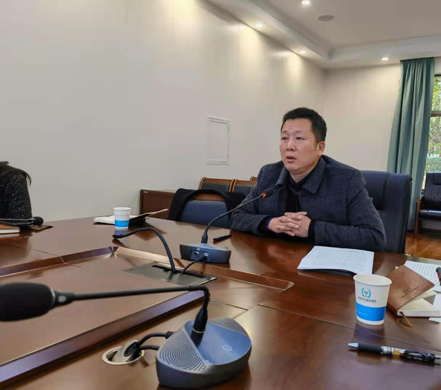 学习英雄事迹 争做优秀党员