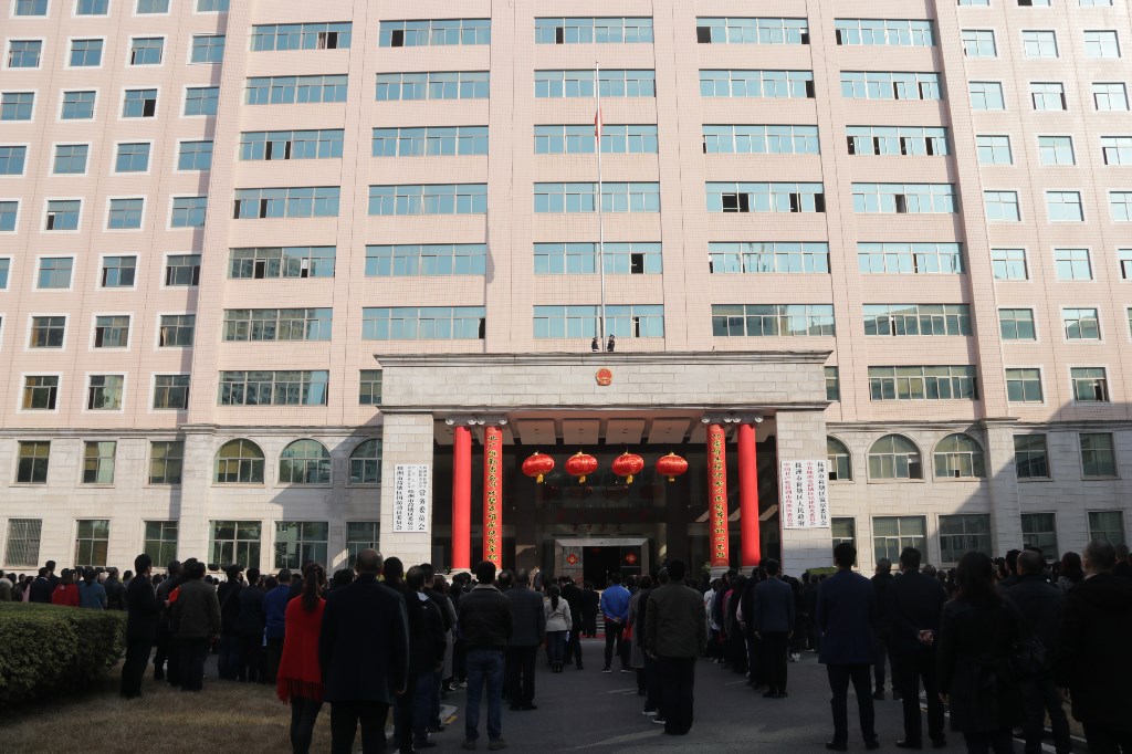 撸起袖子加油干!荷塘区举行2021年新年升旗仪式