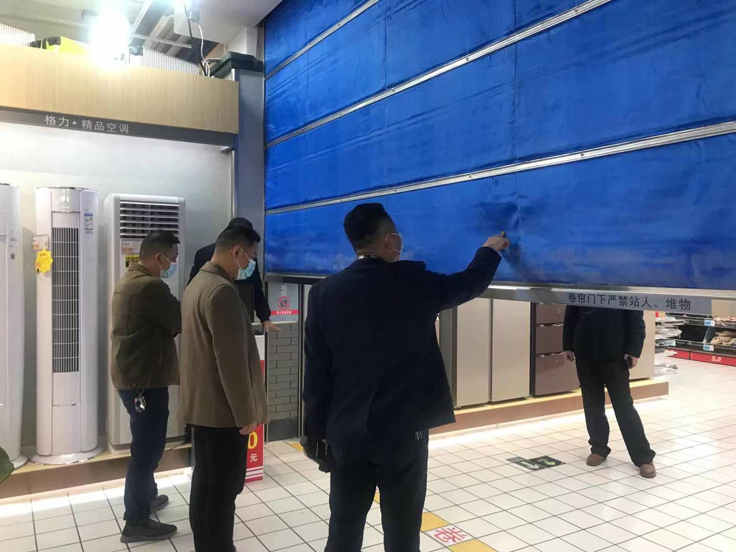 区委政法委一行开展节前疫情防控、安全检查