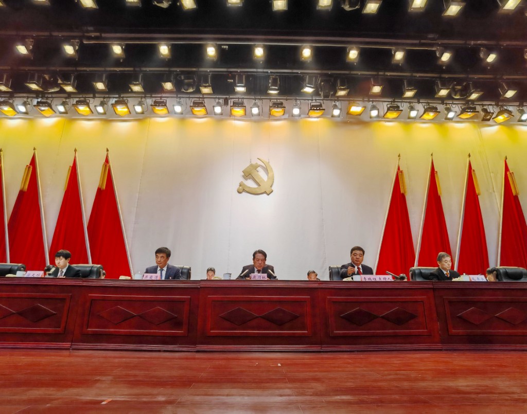 攸县召开三级干部暨文明建设表彰大会 康月林:咬定目标 铁心实干 为打造“一中心四样板”而努力奋斗