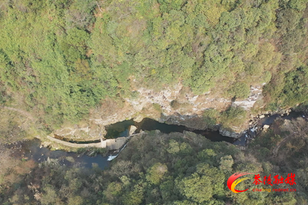 秩堂: 巉岩飞瀑龙江峡 十里峡谷等你来探