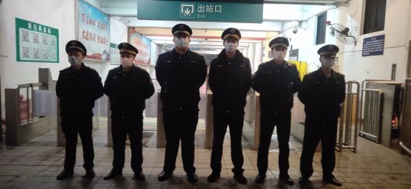 芦淞区机关干部春节严把交通关口防控疫情