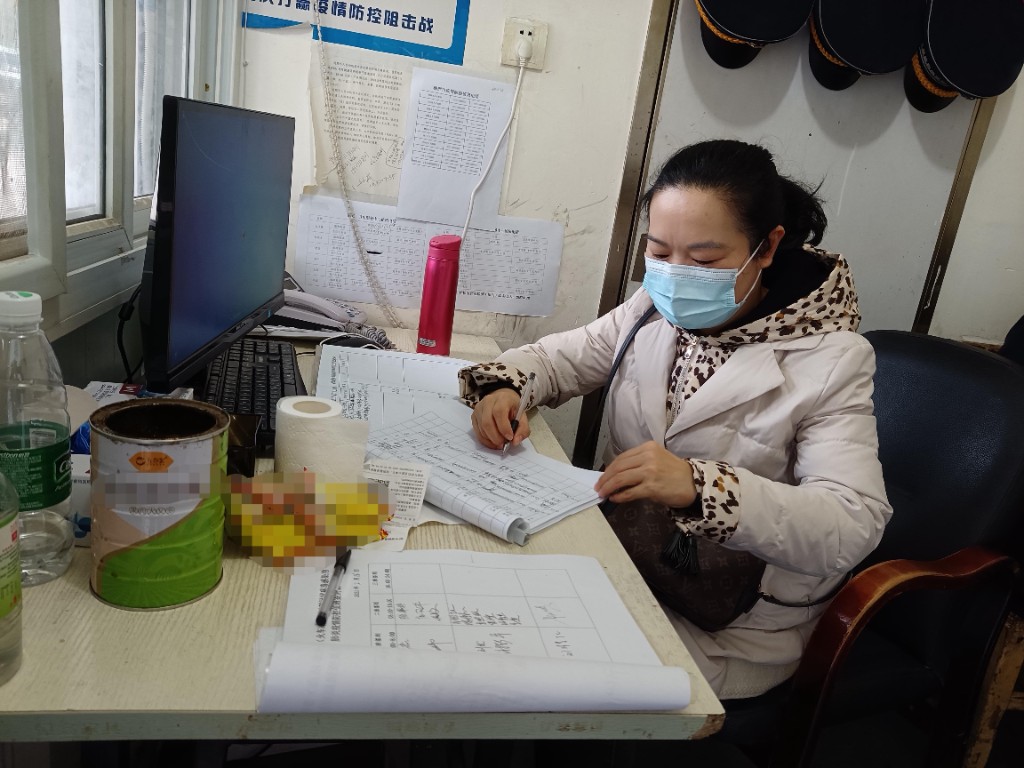 发挥党员先锋模范作用  主动作为强化疫情防控 ——区审计局认真做好春节期间火车站疫情防控值守工作