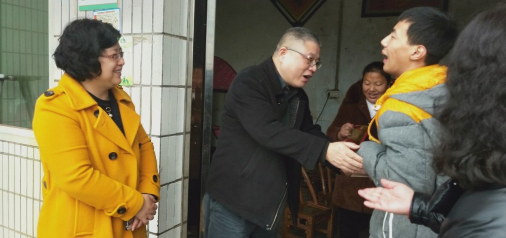 区残联:节前大走访 真情暖民心