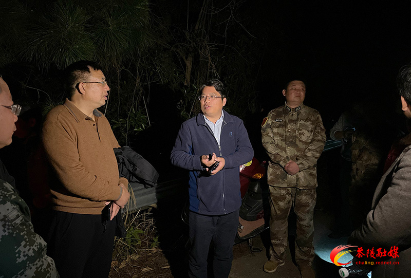 舲舫突发森林火灾 邓元连赴现场指导扑救