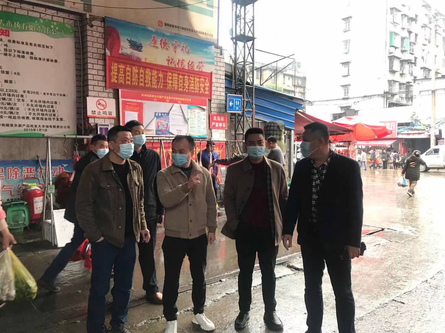 区委政法委一行开展节前疫情防控、安全检查