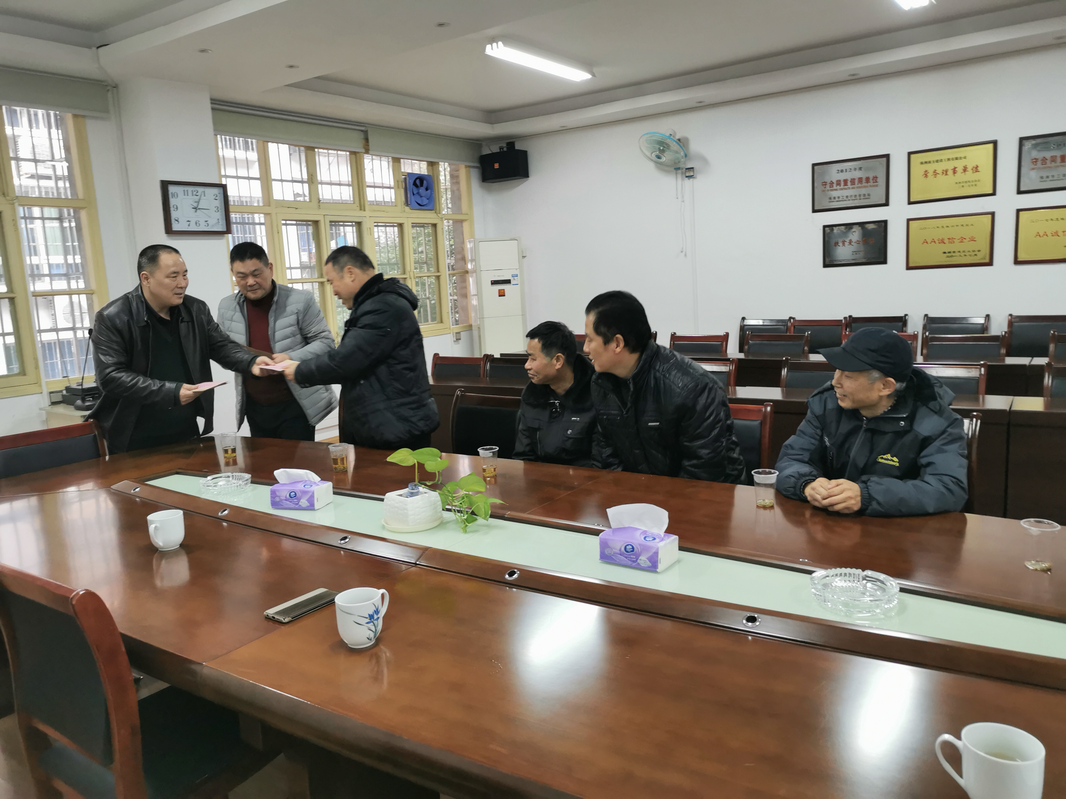 株洲市生态环境局赴株洲南方建设工程有限公司开展春节前慰问活动