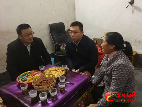 市委宣传部副部长阳建来茶看望慰问市道德模范费巧玲