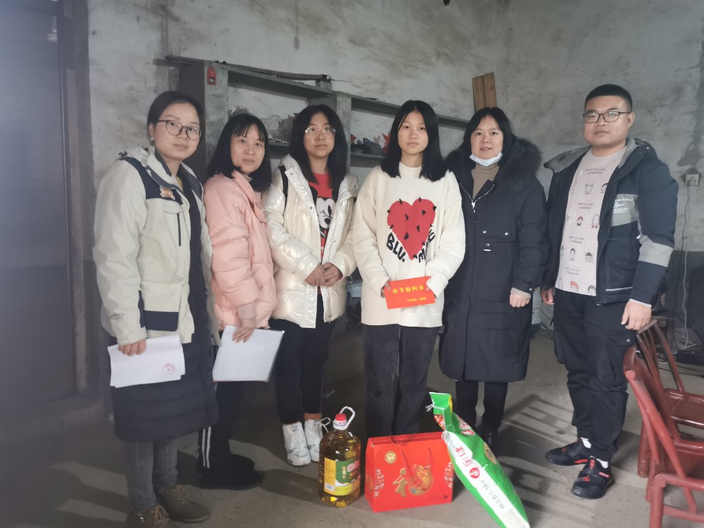 就地过年，新区留守老人、儿童有保障