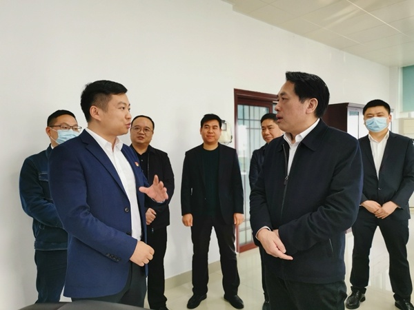 新年新气象 关爱暖人心 康月林看望慰问基层一线工作人员 向坚守岗位的劳动者致以新春祝福