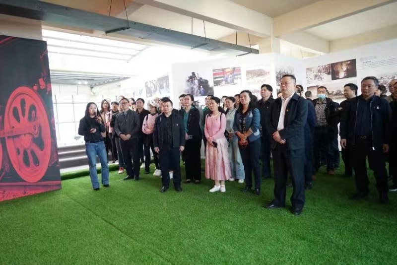 市住建局部分支部联合开展“绿色发展绿色建设”主题党日活动