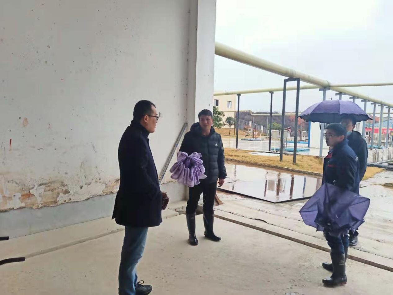 攸县对重点涉水企业污染源在线自动监控设施进行了专项督查