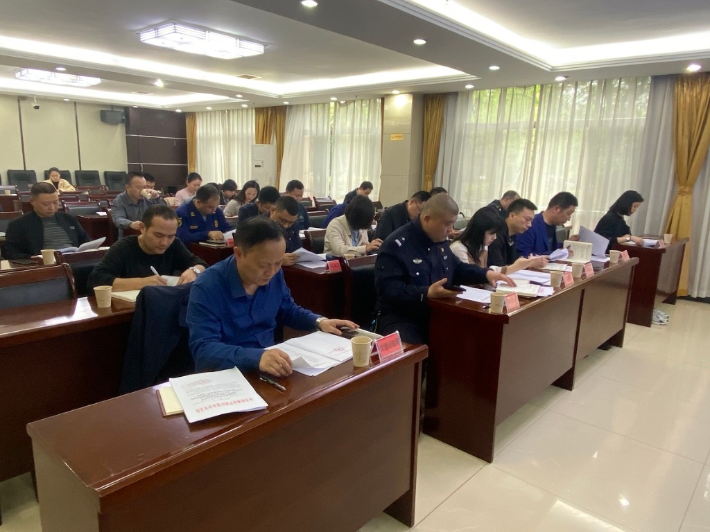 芦淞区组织召开道路交通安全暨交通问题顽瘴痼疾集中整治工作部署会议