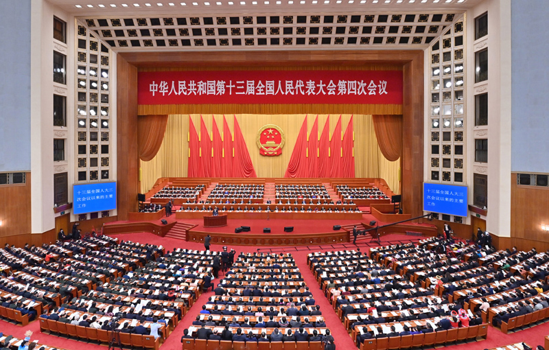 聚焦两会热点，领悟两会精神