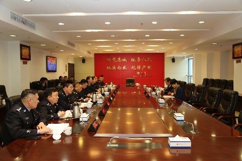 省驻点第三指导组组长袁友方到市公安局督导教育整顿工作