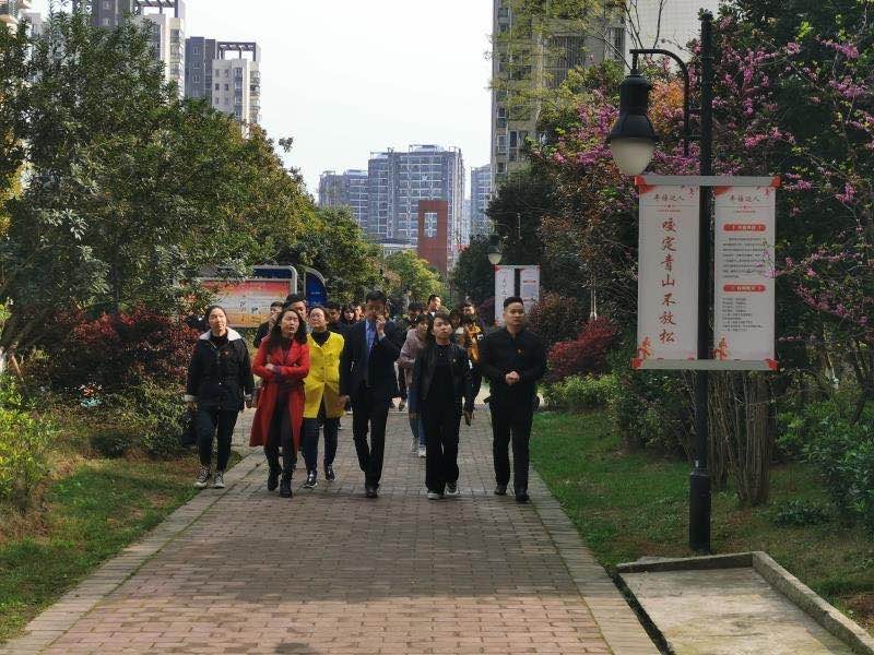 株洲市新任村（社区）党组织书记履职能力提升市级示范班赴荷塘区考察学习