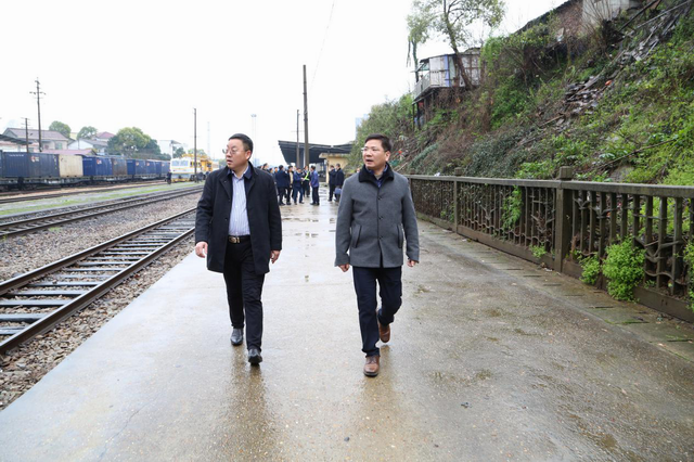 株洲市全力推进“两山”铁路沿线安全环境整治