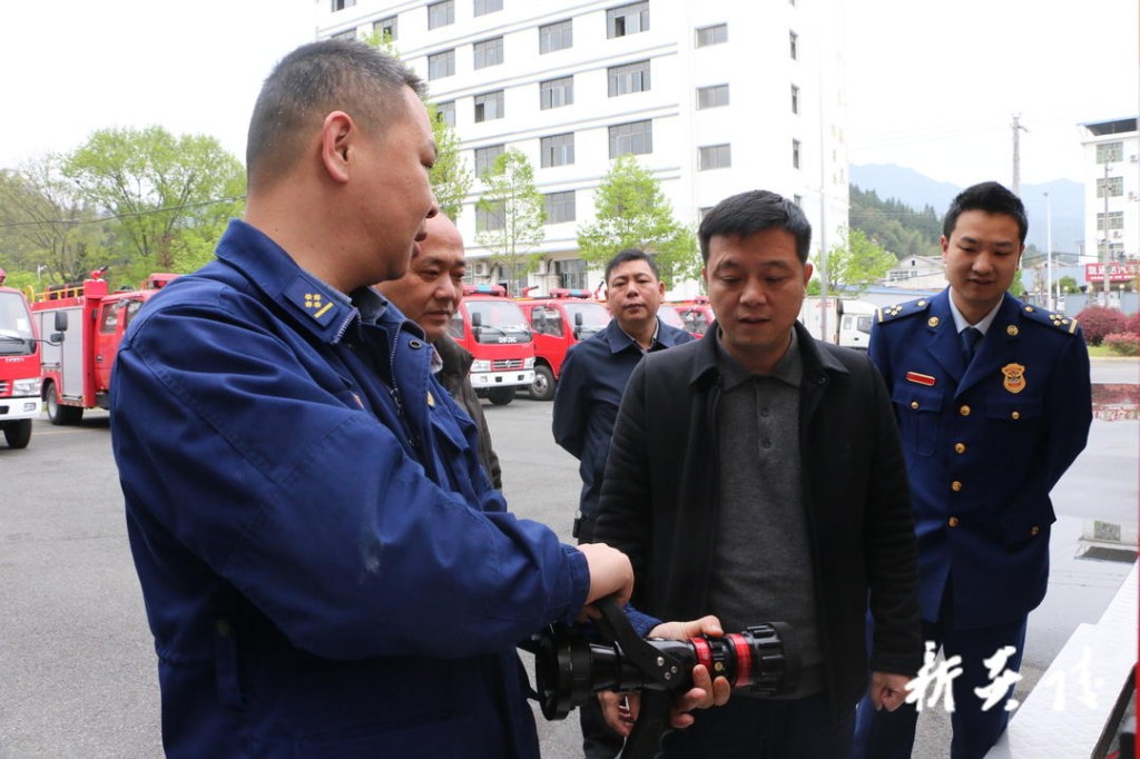 炎陵县应急部门前往炎陵县消防救援大队实地调研消防救援工作