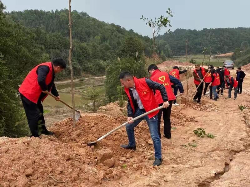 三月添新绿,植树正当时——丫江桥镇开展义务植树活动