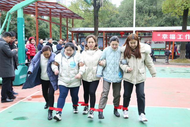 学党史践初心  悟思想聚合力