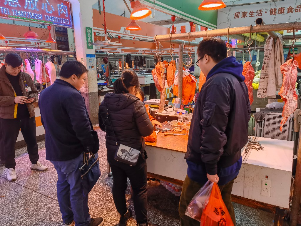 三部门联手开展农贸市场畜禽产品抽样检测