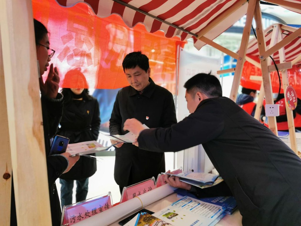 立足岗位学雷锋，政策宣传我先行——株洲市自然资源和规划局开展学雷锋志愿活动