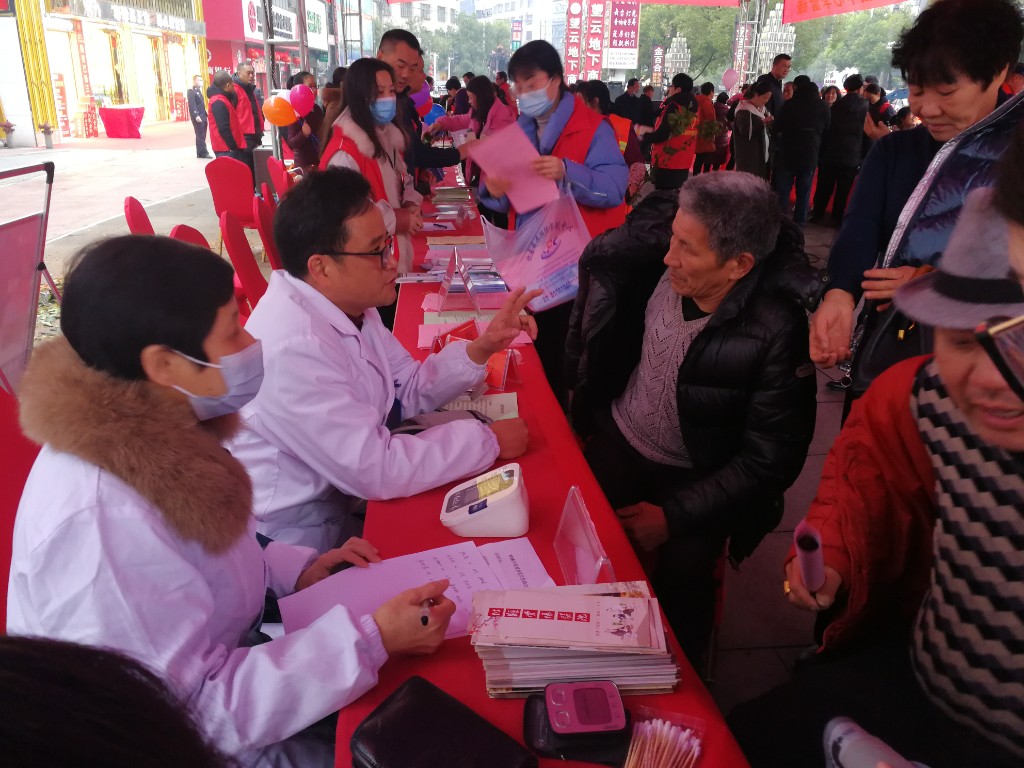 攸县卫健局开展“雷锋家乡学雷锋,爱心义诊护安康”志愿服务活动