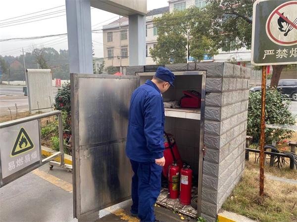 攸县大队深入辖区加油站开展“双随机 一公开”消防安全检查