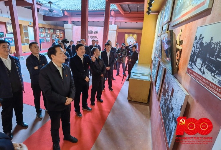 【学党史 开新局】县委理论学习中心组开展第一次党史学习教育 康月林带队走进谭震林生平业绩陈列室 重温攸县红色记忆
