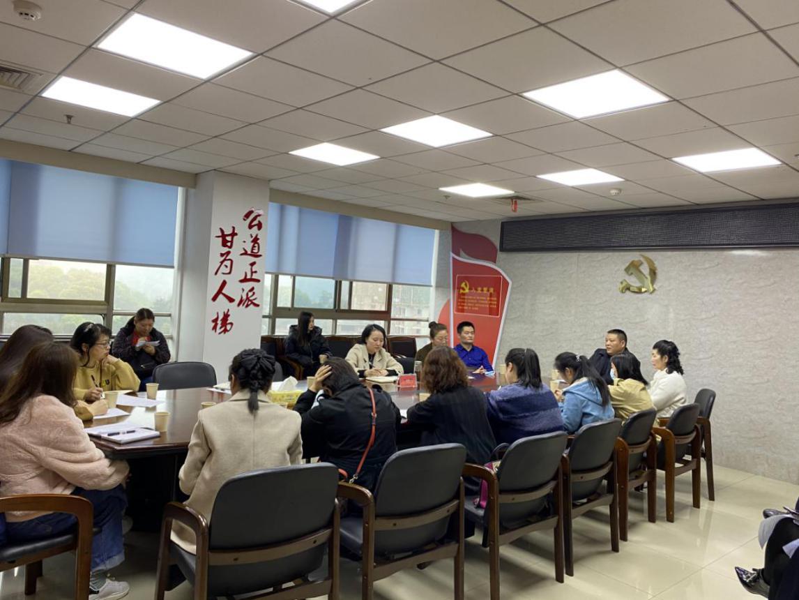 芦淞区召开职业技能培训学校座谈会