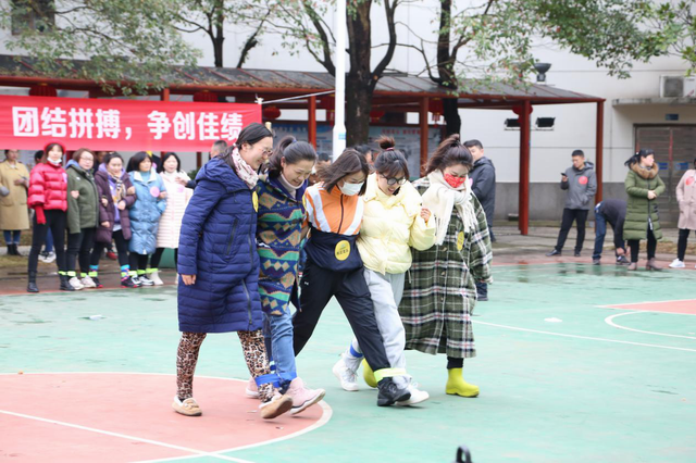 学党史践初心  悟思想聚合力