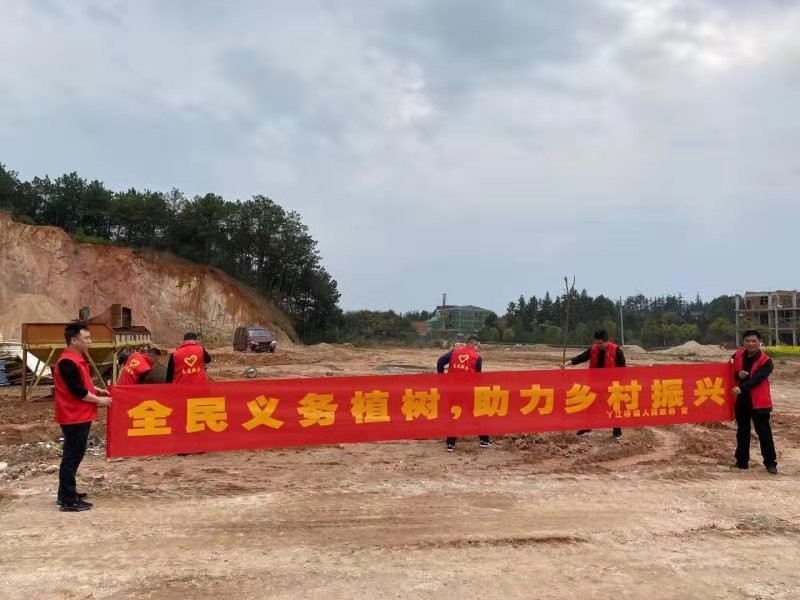 三月添新绿,植树正当时——丫江桥镇开展义务植树活动