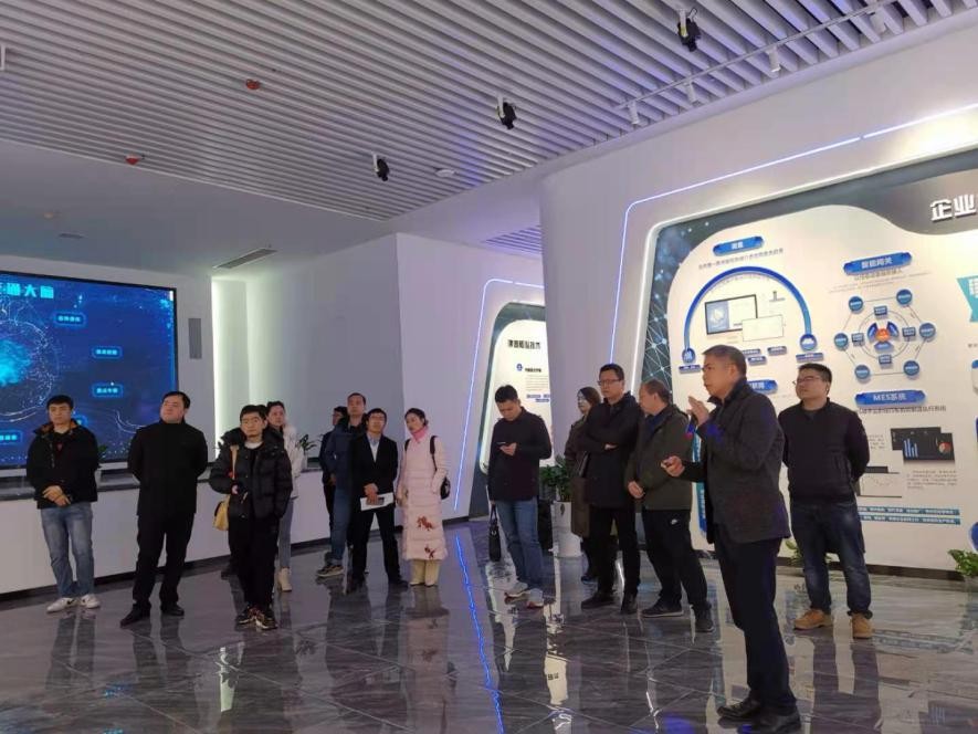 “聚焦园区建设 共商产业发展” 市国资委企业青年高层次人才训练营第三组赴市云发集团考察交流