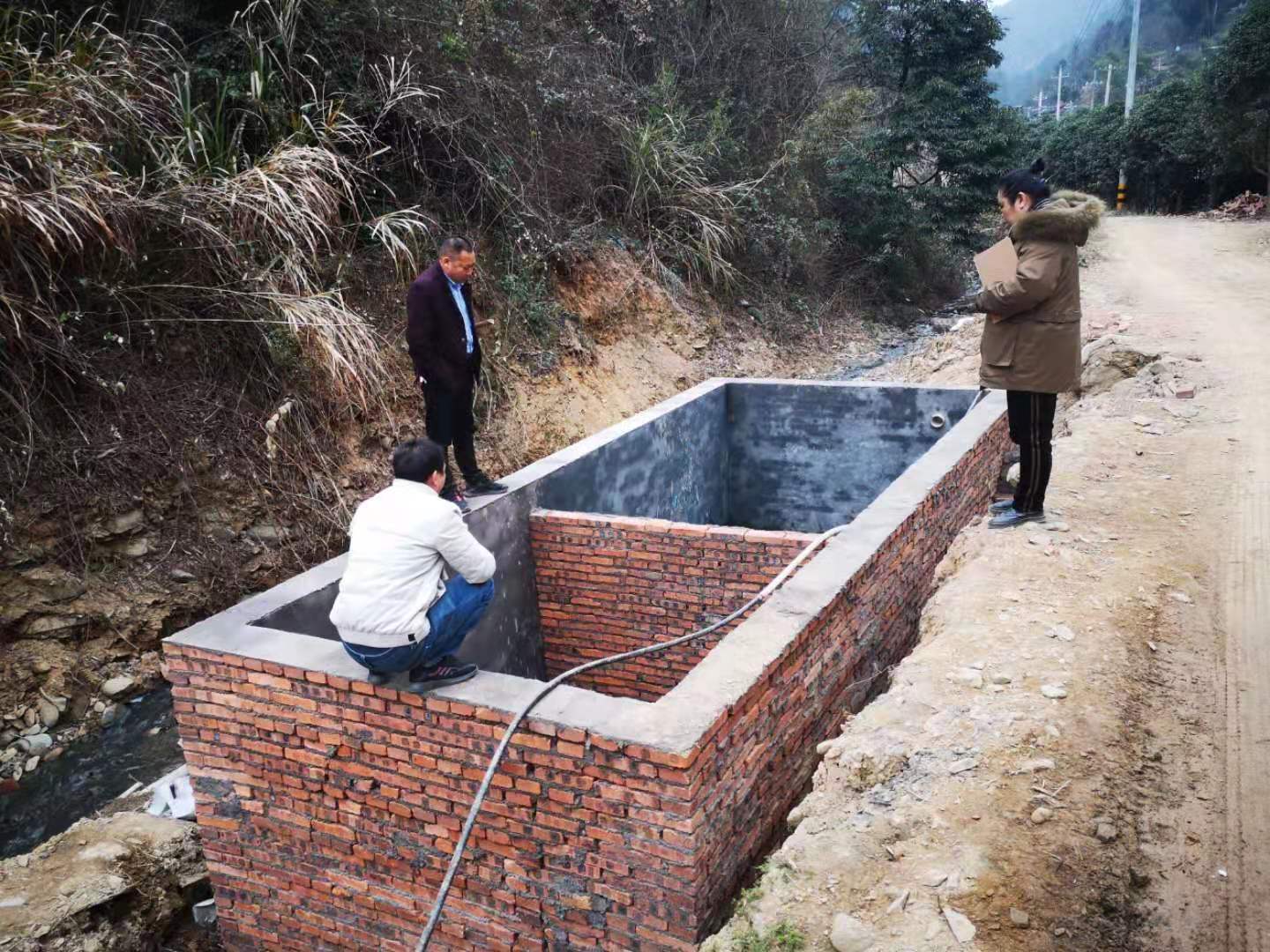"这个问题"我们盯住了！