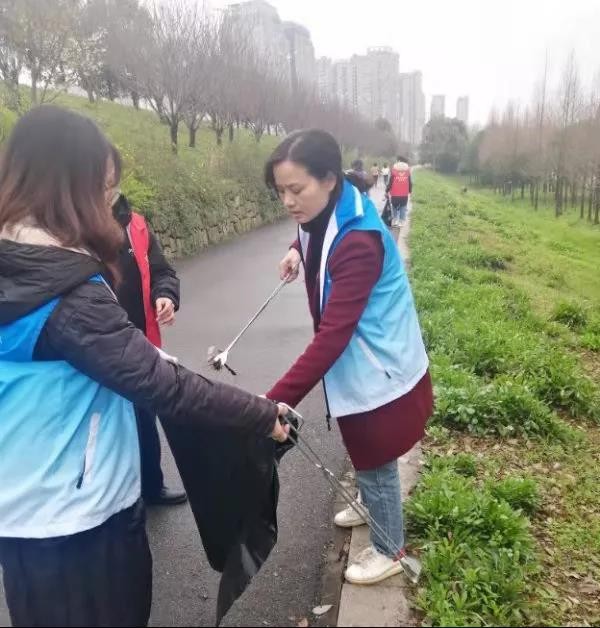 天元区：湘江河边的“雷锋”