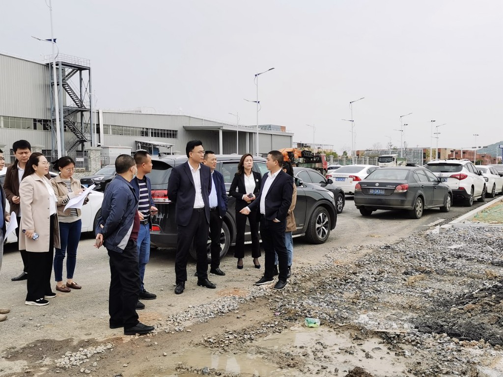 市行政审批服务局一行来荷塘区调研“产业项目建设年”活动项目服务提效工作