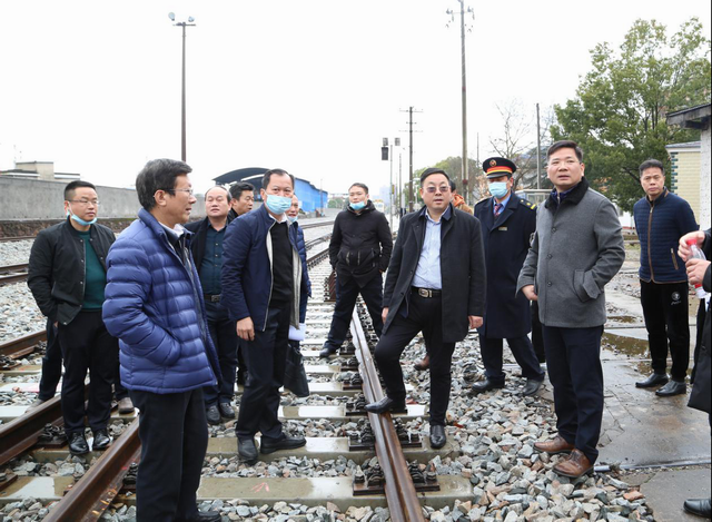 株洲市全力推进“两山”铁路沿线安全环境整治